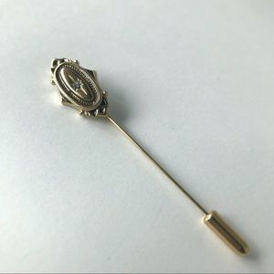 Vintage 70s Avon gold toned hat pin with rhinestone
